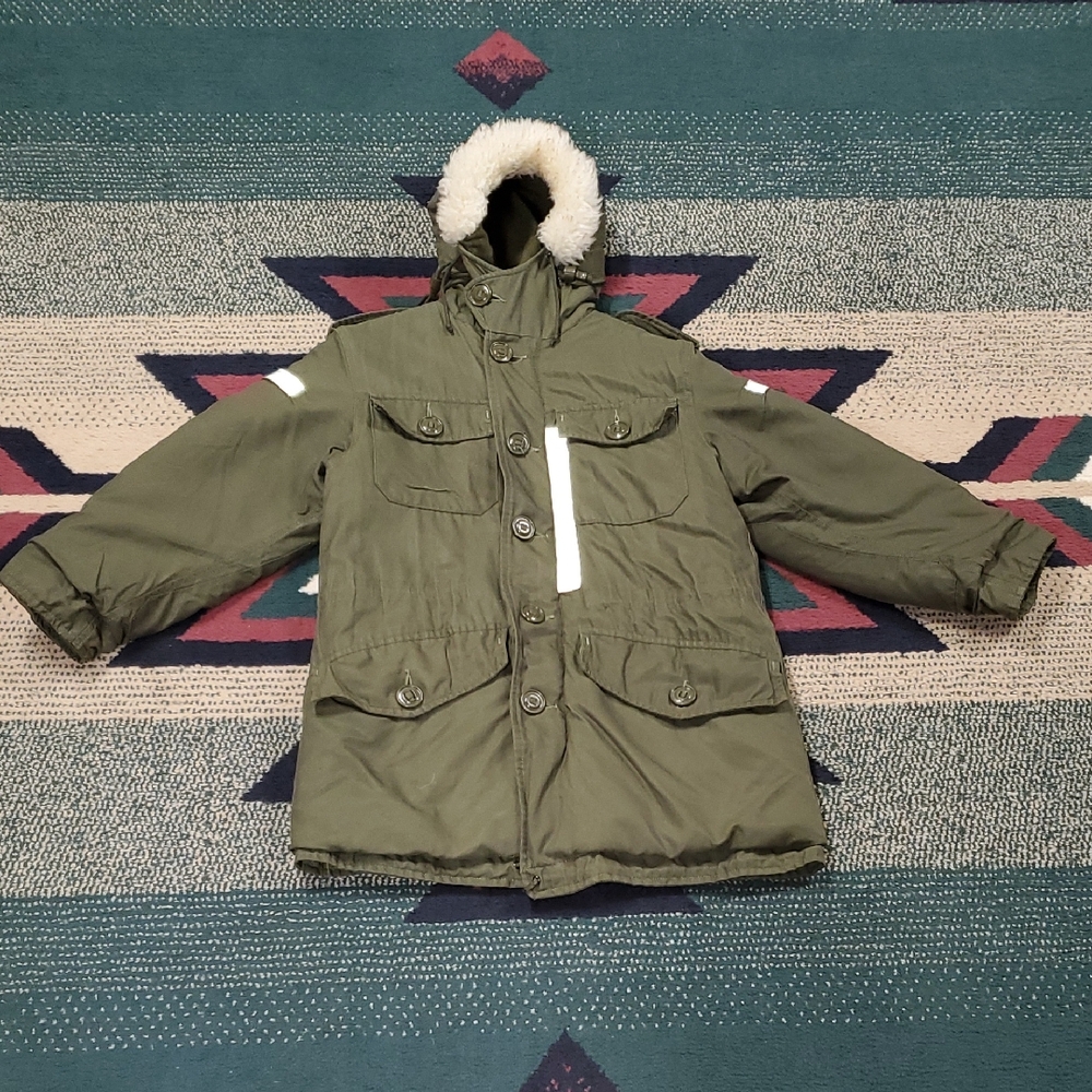 Vintage, Mens/Womens Olive Green Insulated Military Parka Jacket, Faux Fur Hood